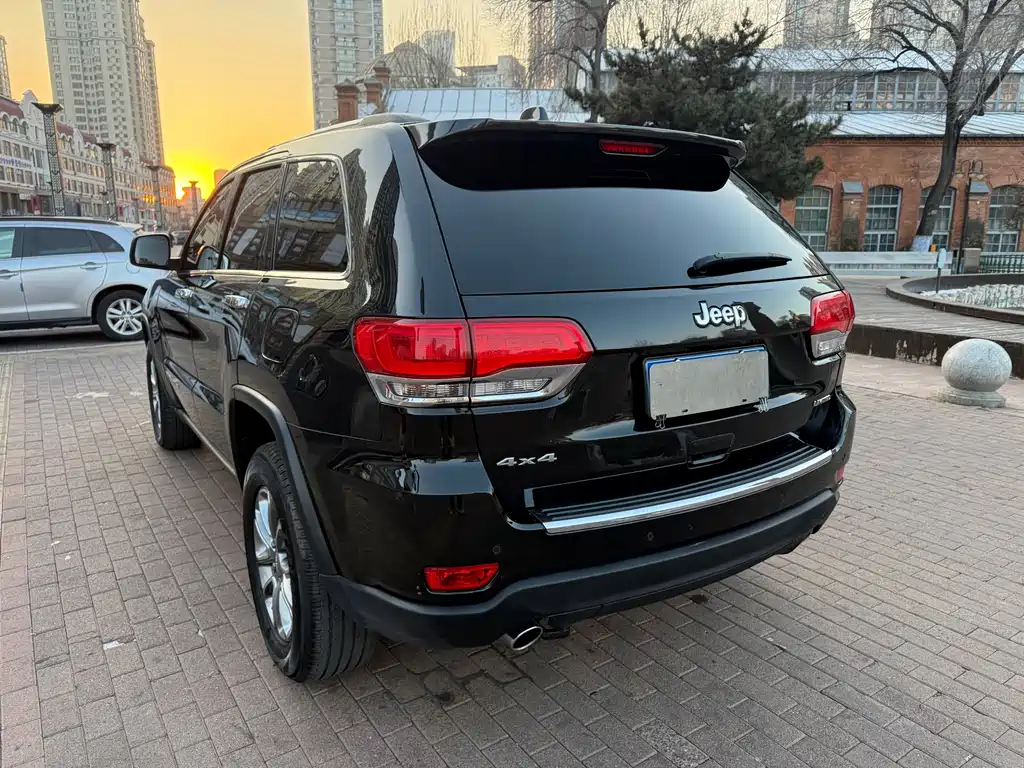 Jeep Grand Cherokee 2014 — фото 7