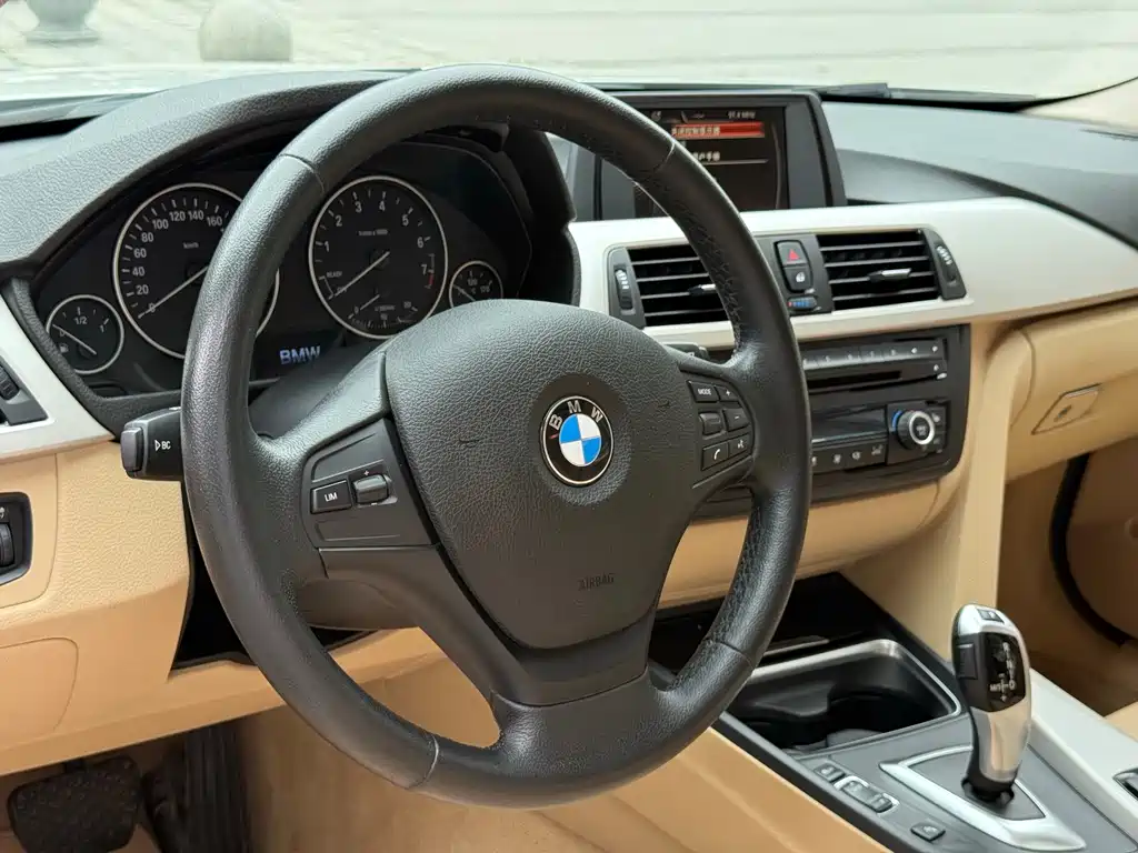 BMW 3 Series 2015 — фото 18