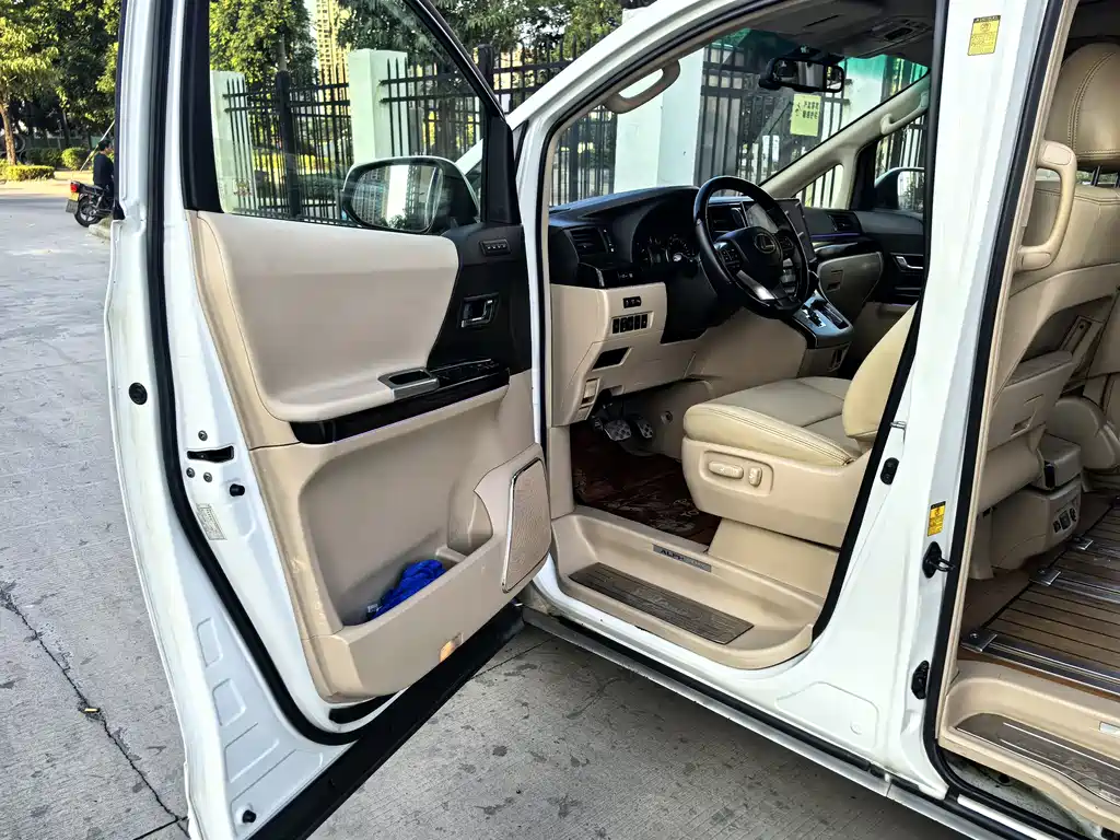 Toyota Alphard 2013 — фото 12