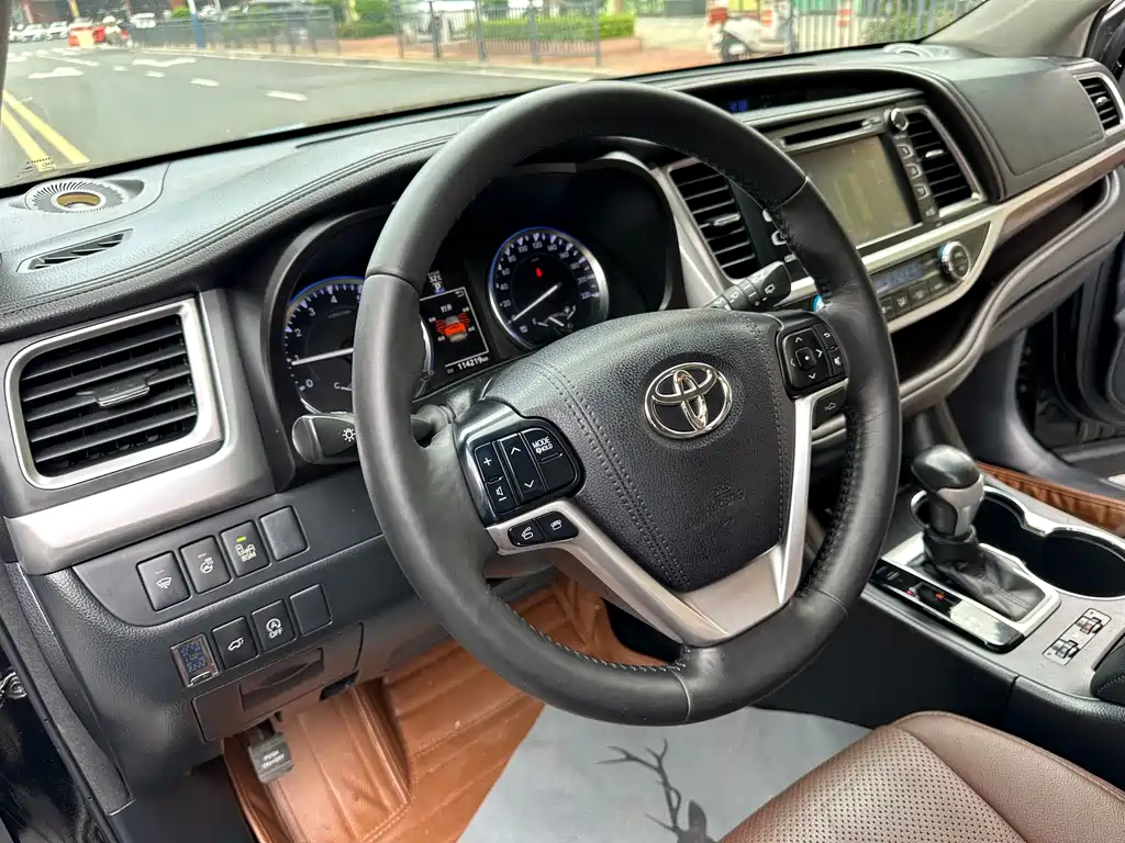 Toyota Highlander 2016 — фото 22
