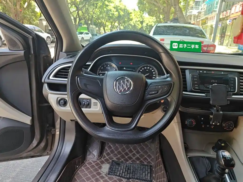 Buick Excelle 2016 — фото 11