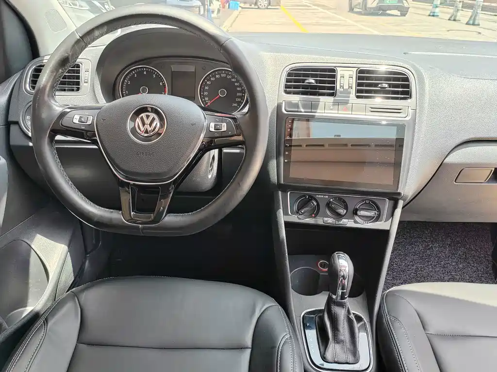 Volkswagen Polo 2016