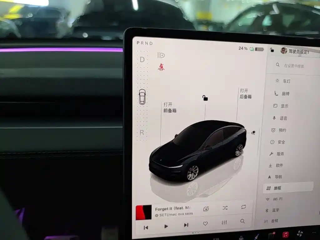 Tesla Model Y 2025 — фото 14