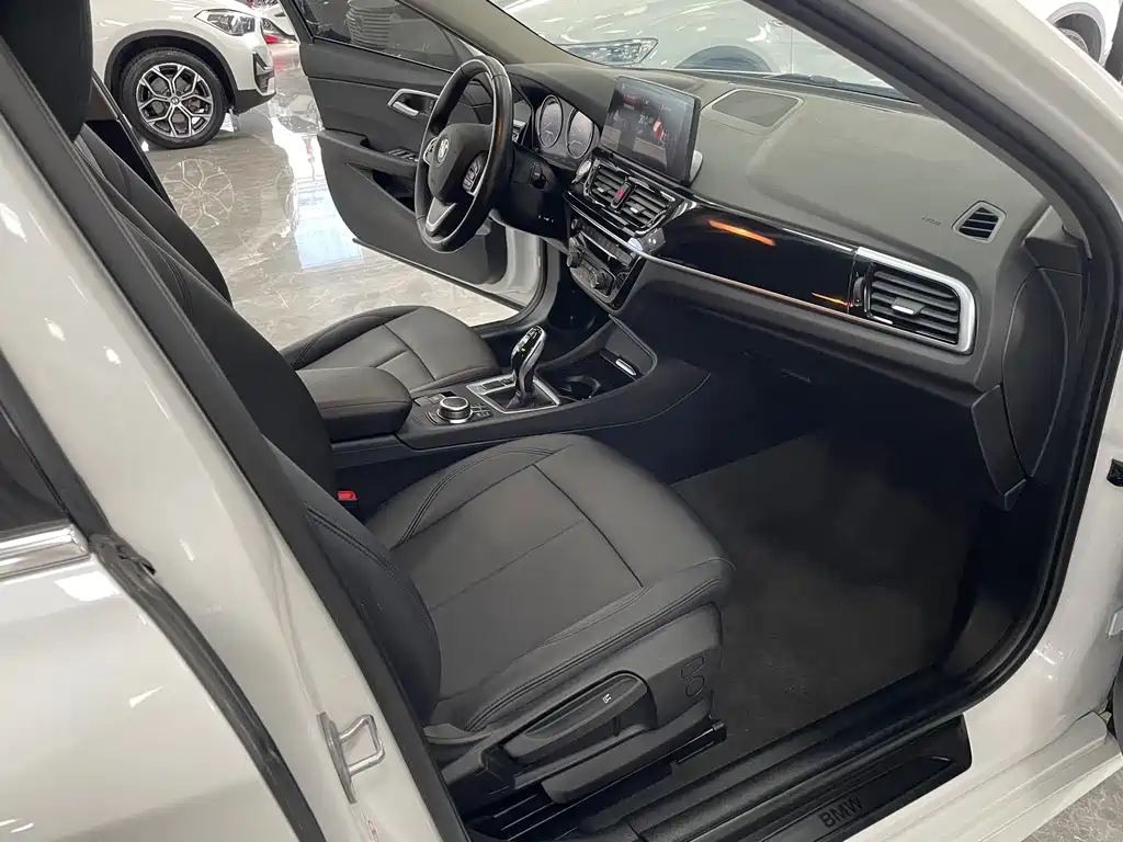 BMW 1 Series 2022