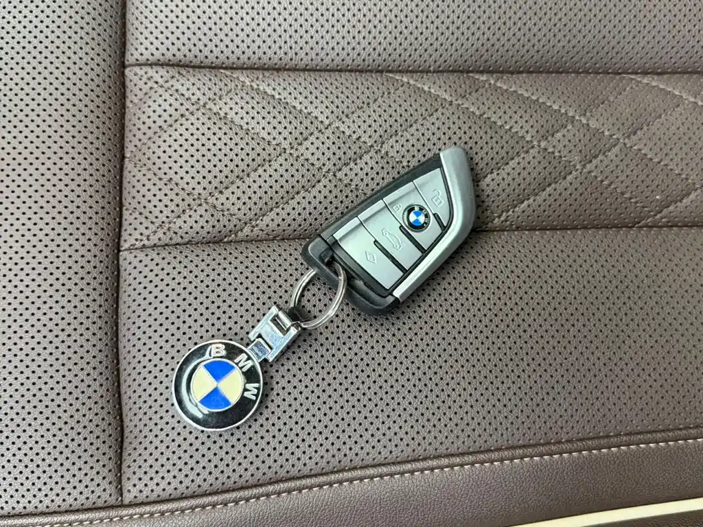 BMW 5 Series 2021 — фото 13