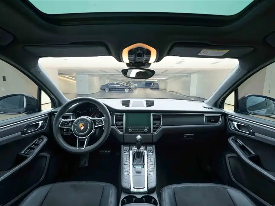 Porsche Macan 2018 — фото 20