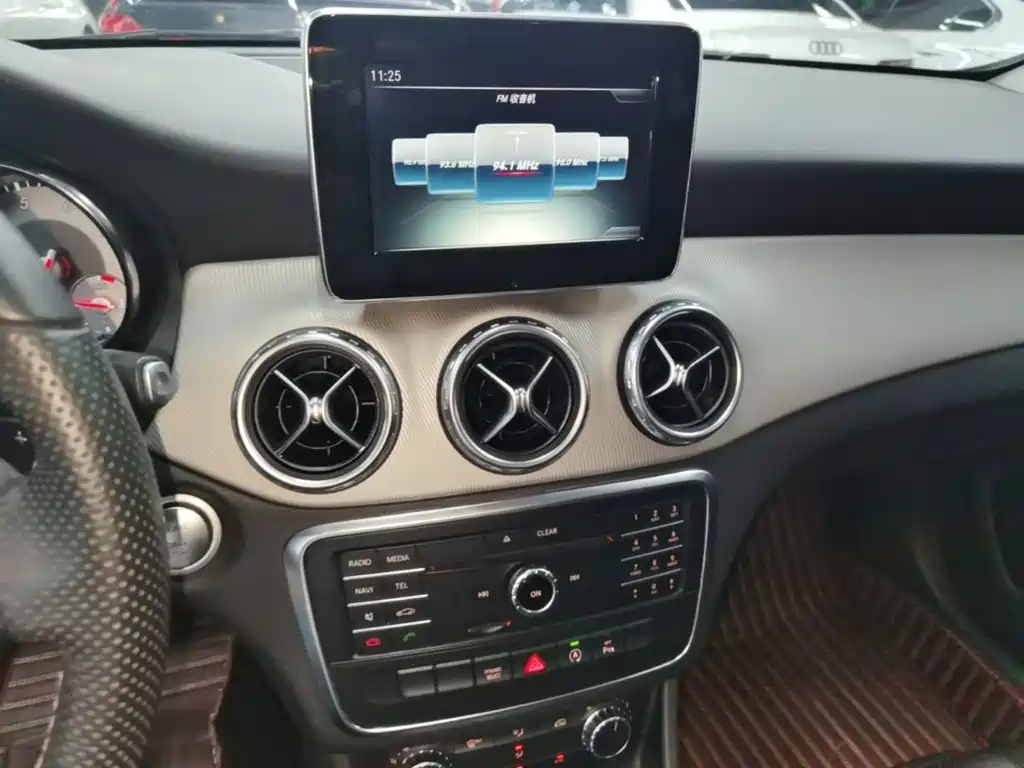 Mercedes-Benz GLA 2016 — фото 13