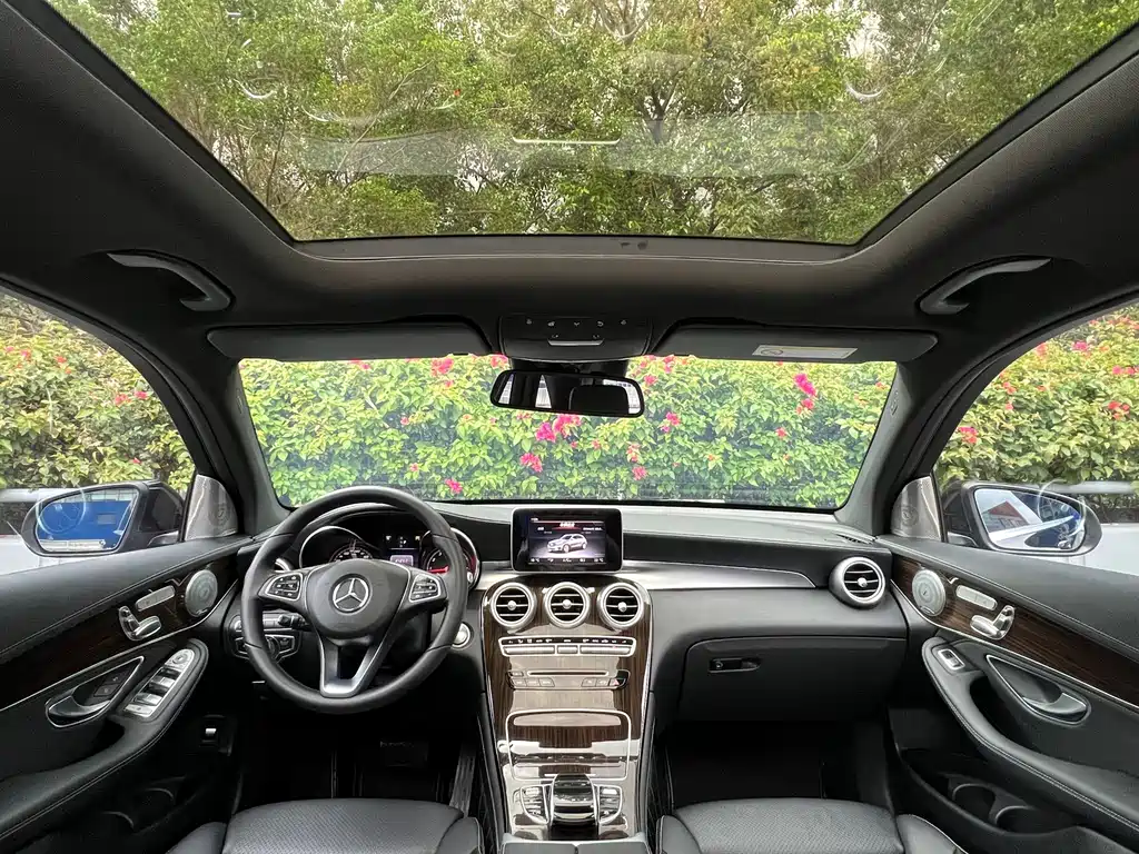 Mercedes-Benz GLC 2017 — фото 12