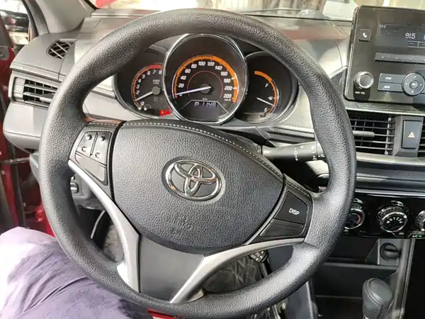 Toyota Yaris L 2022