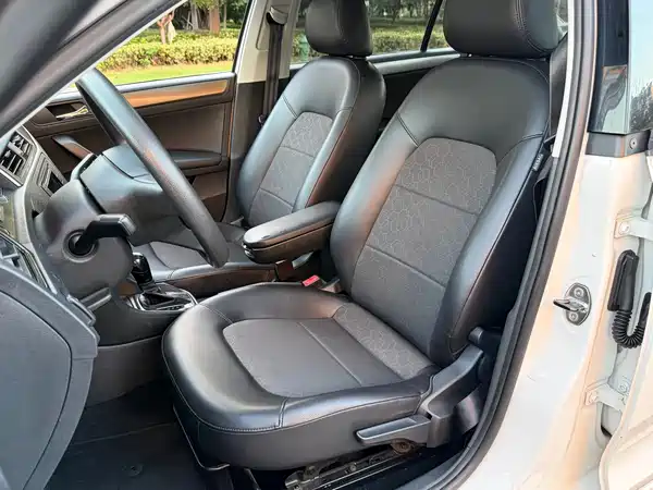 Volkswagen Santana 2013