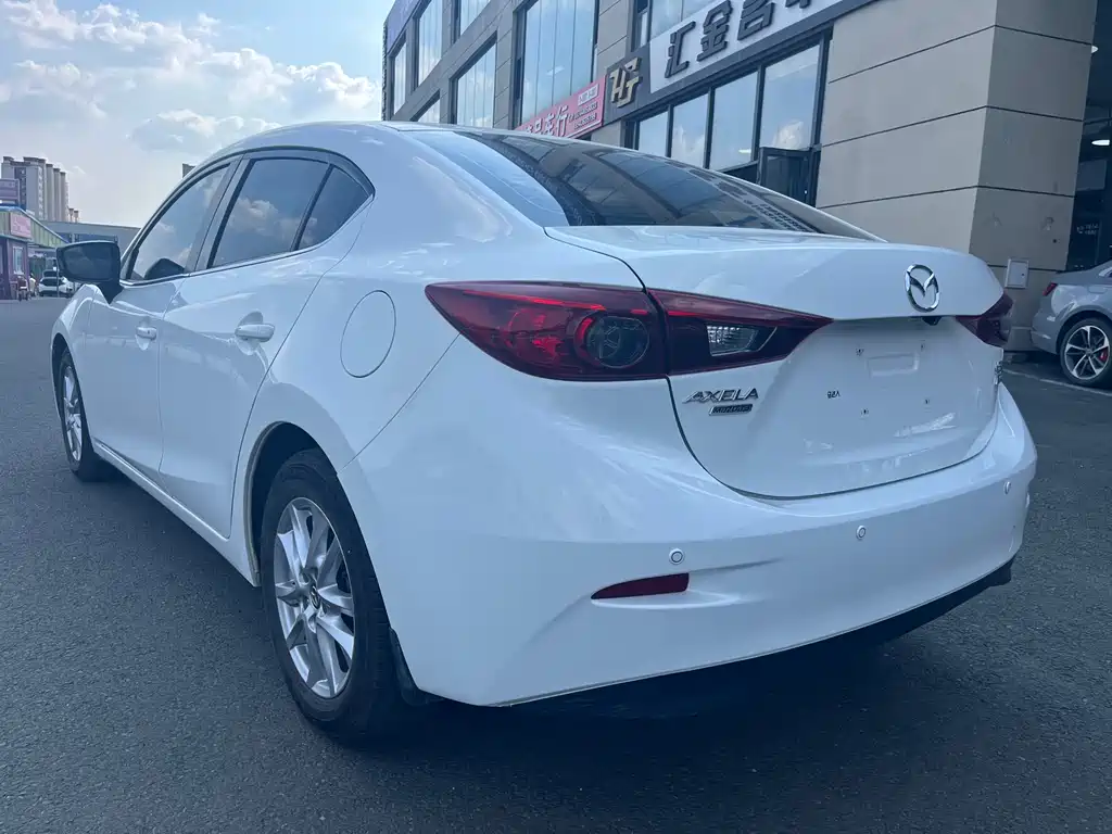 Mazda 3 Axela 2016