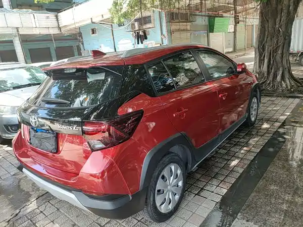 Toyota Yaris L 2022