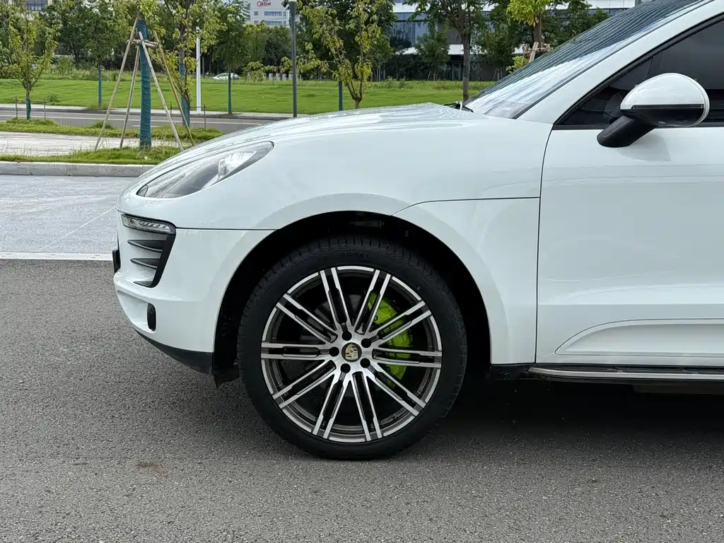Porsche Macan 2017 — фото 4