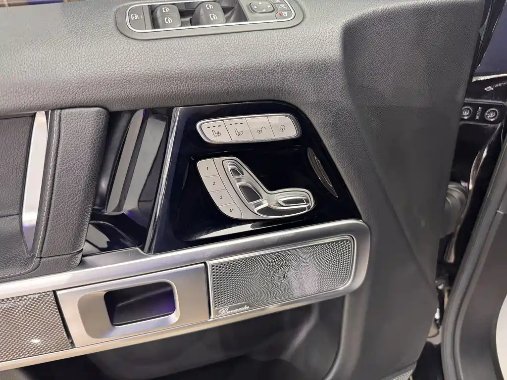 Mercedes-Benz G-Class 2019 — фото 19