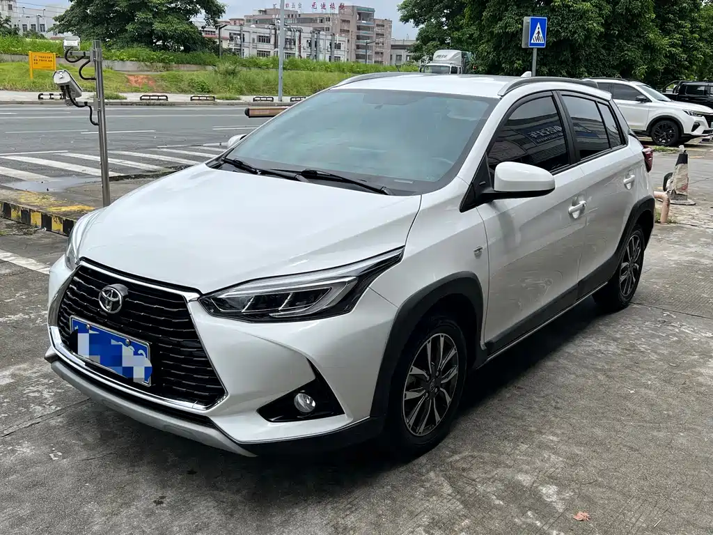 Toyota Yaris L 2023