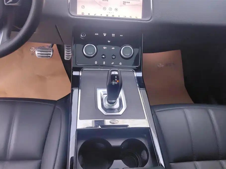 Land Rover Evoque 2021 — фото 16