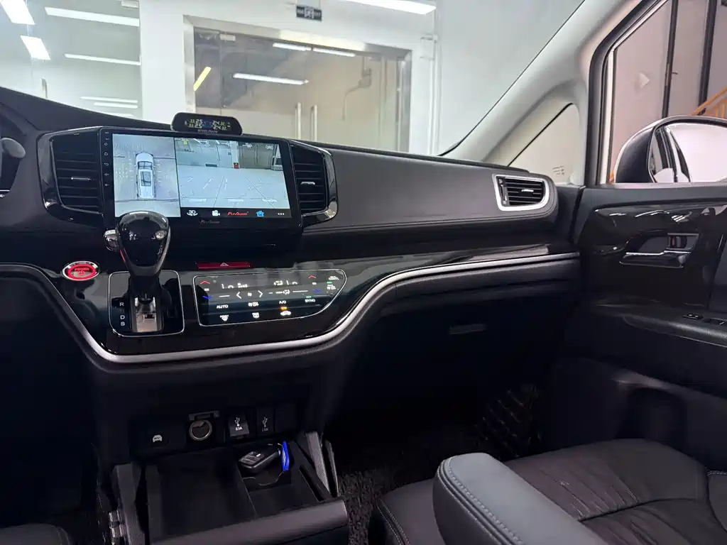 Honda Odyssey 2021 — фото 17