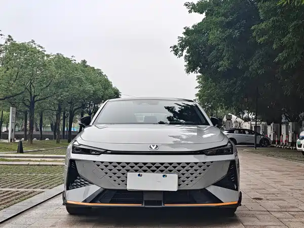 Changan UNI-V 2024