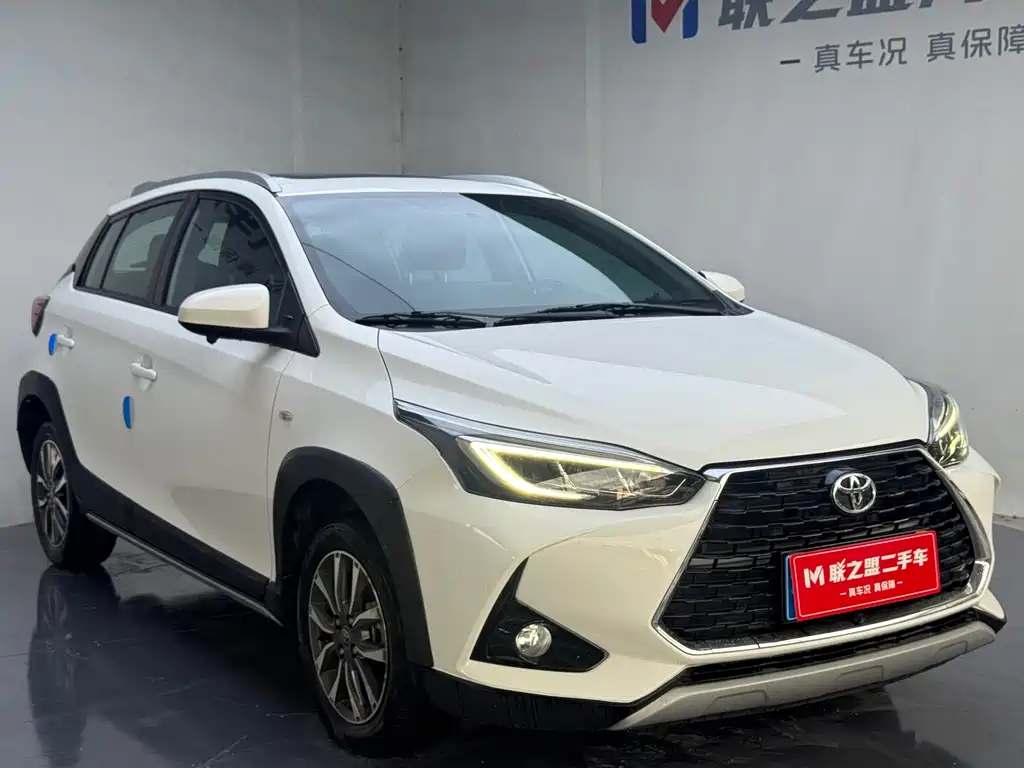 Toyota Yaris L 2023 — фото 3
