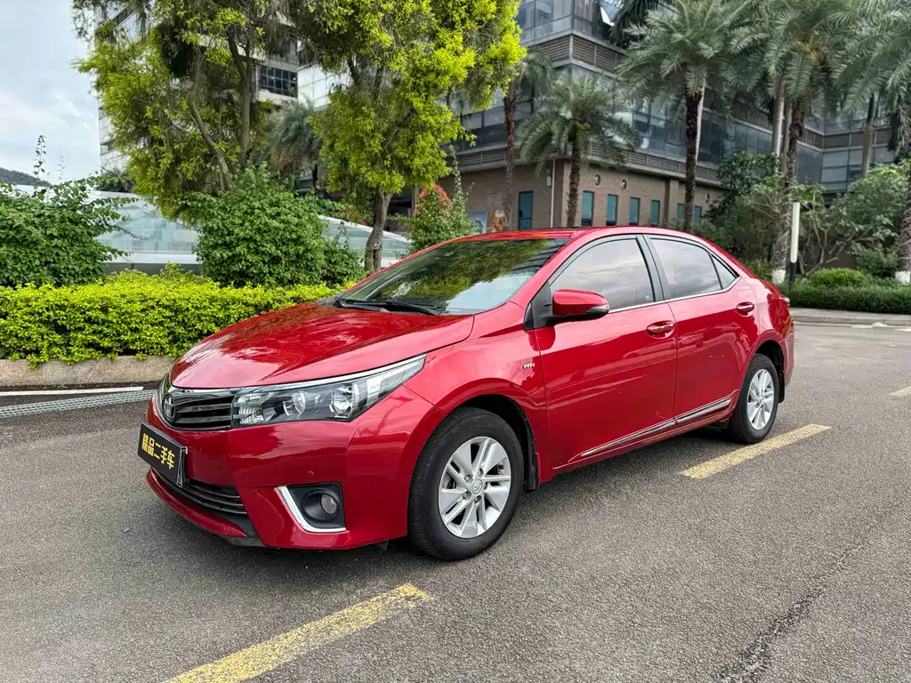 Toyota Corolla 2015 — фото 1