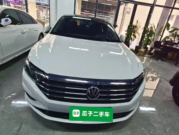 Volkswagen Sagitar 2022