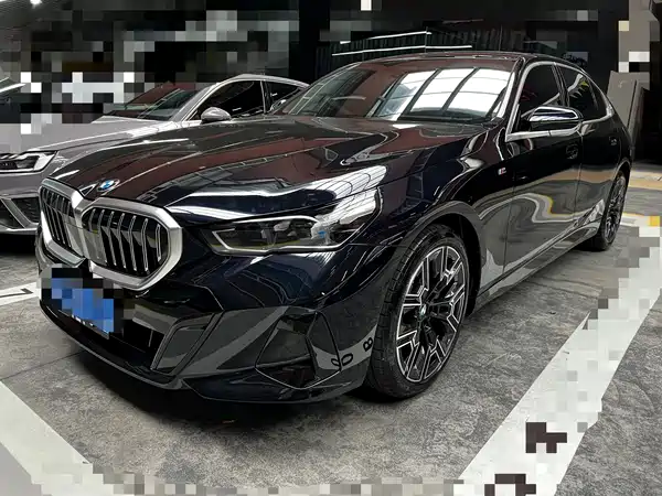 BMW 5 Series 2025