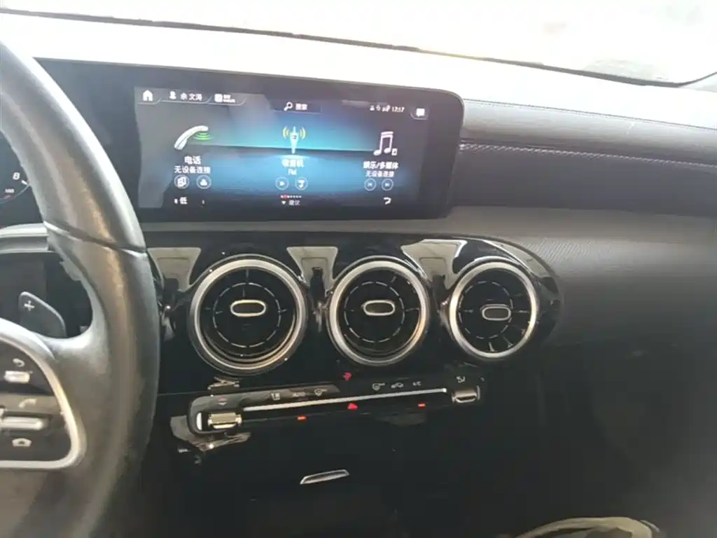 Mercedes-Benz A-Class 2021 — фото 13