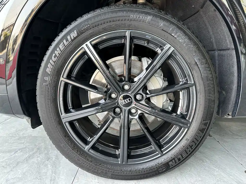 Audi Q5L Sportback 2022 — фото 24