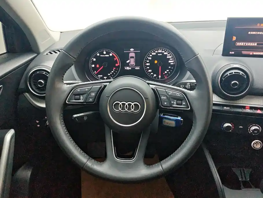Audi Q2L 2021 — фото 15