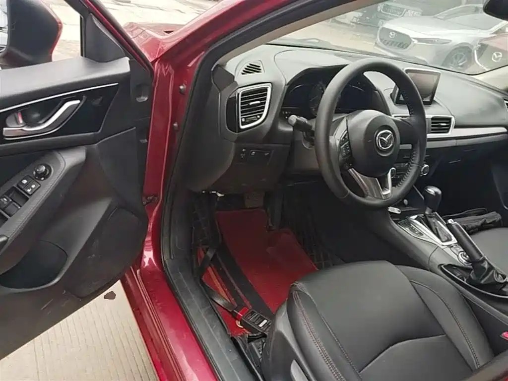 Mazda 3 Axela 2016 — фото 16