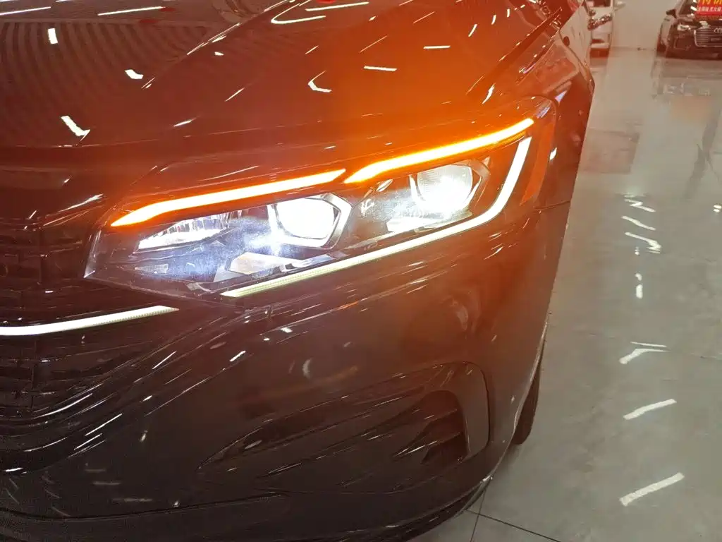 Volkswagen Passat 2023 — фото 18