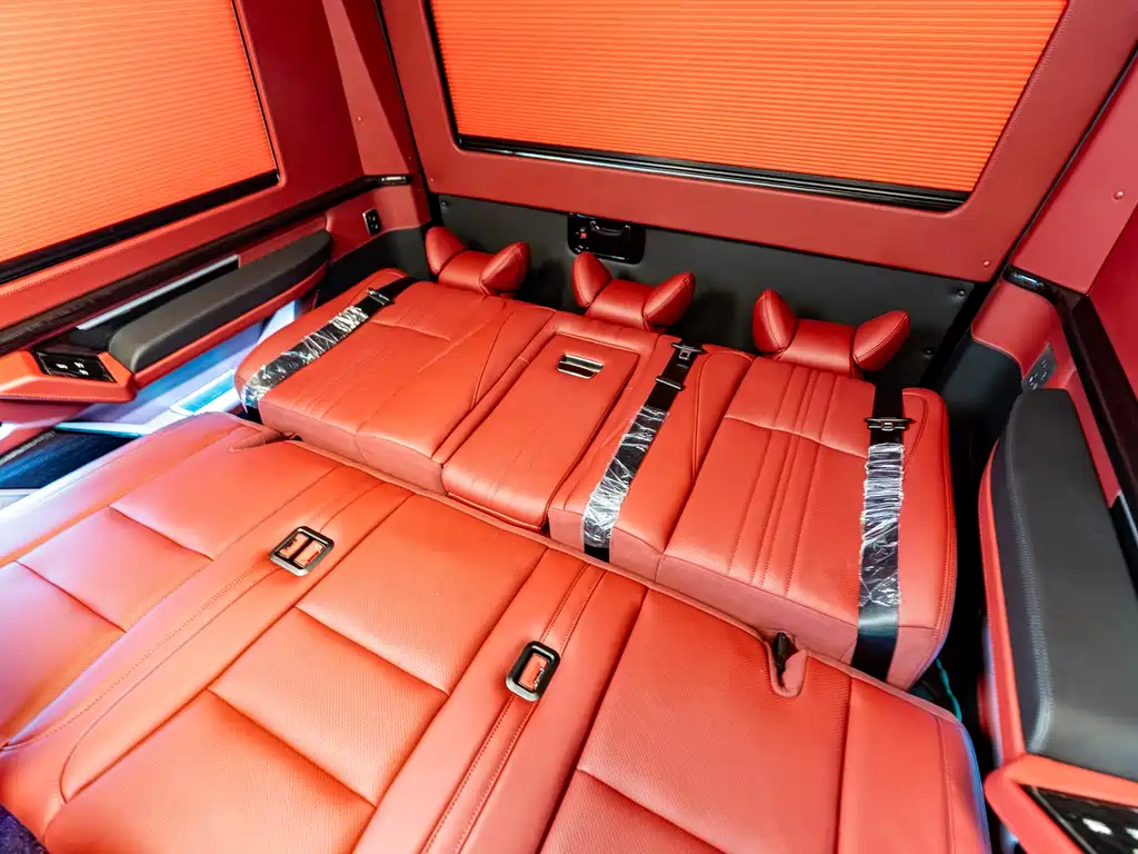 Toyota Hiace — фото 33