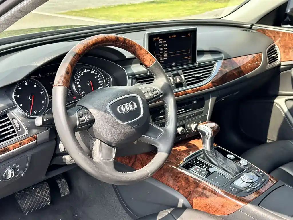 Audi A6L 2014 — фото 12