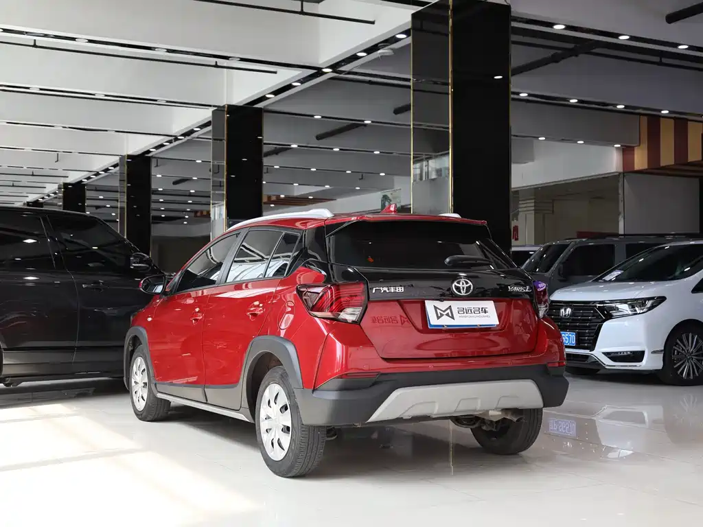 Toyota Yaris L 2023 — фото 15