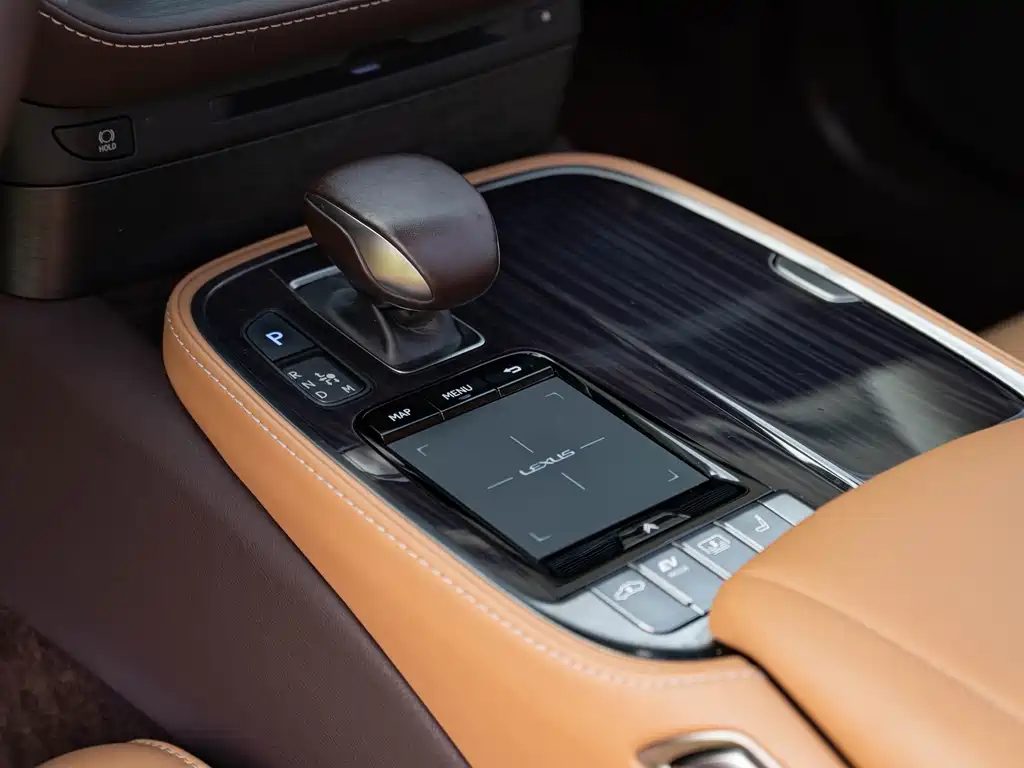 Lexus LS 2020 — фото 13