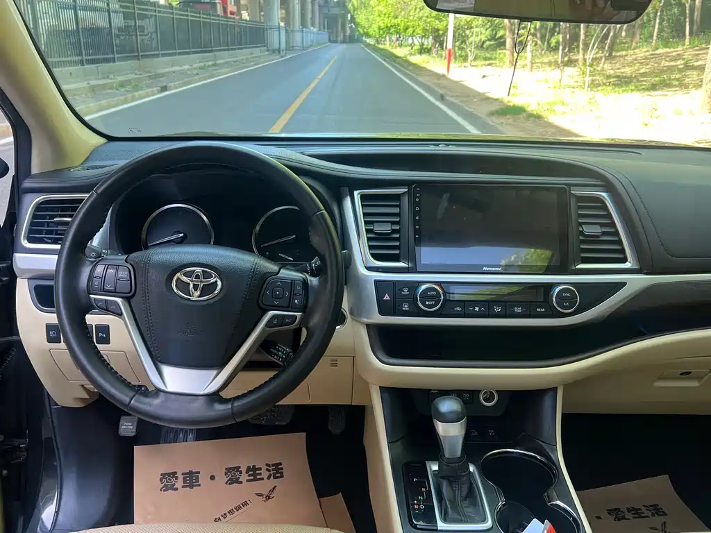Toyota Highlander 2020 — фото 6