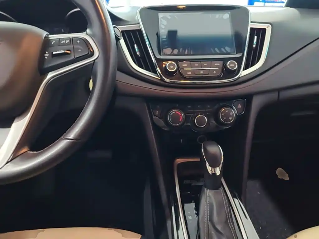 Chevrolet Cruze 2022 — фото 10