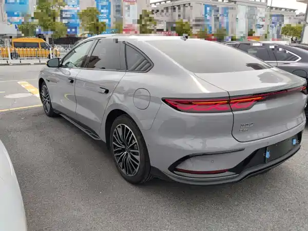 BYD Han 2025