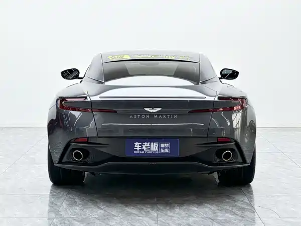 Aston Martin DB11 2023