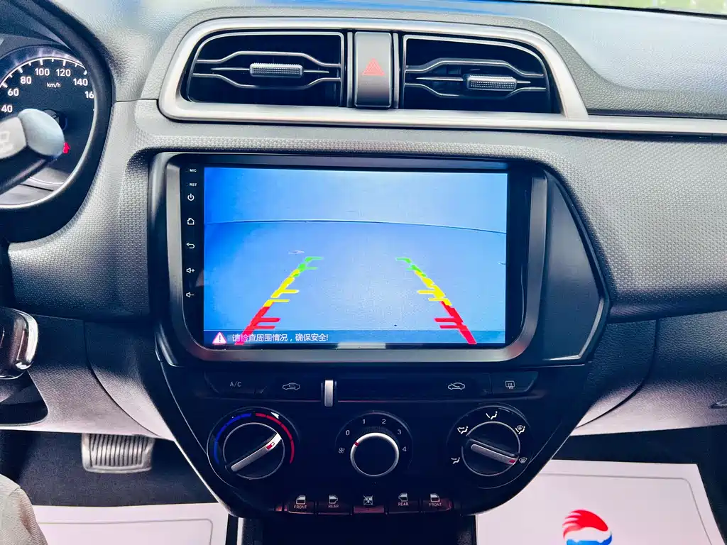 Hyundai Verna 2018 — фото 11