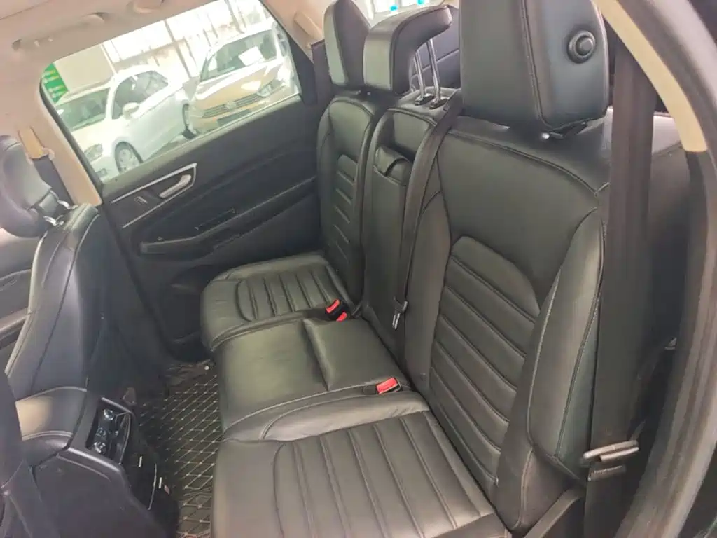 Ford Edge 2016 — фото 17