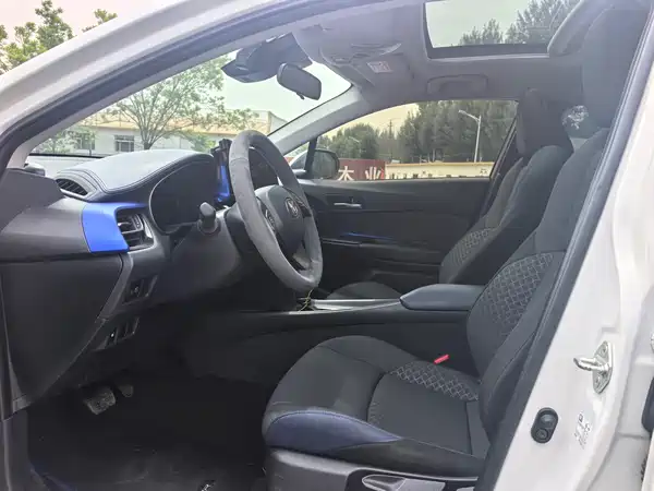 Toyota C-HR 2023