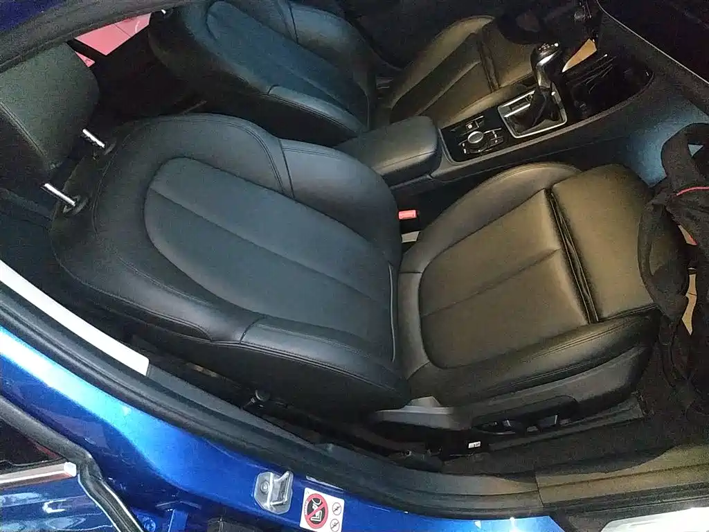 BMW 1 Series 2017 — фото 16