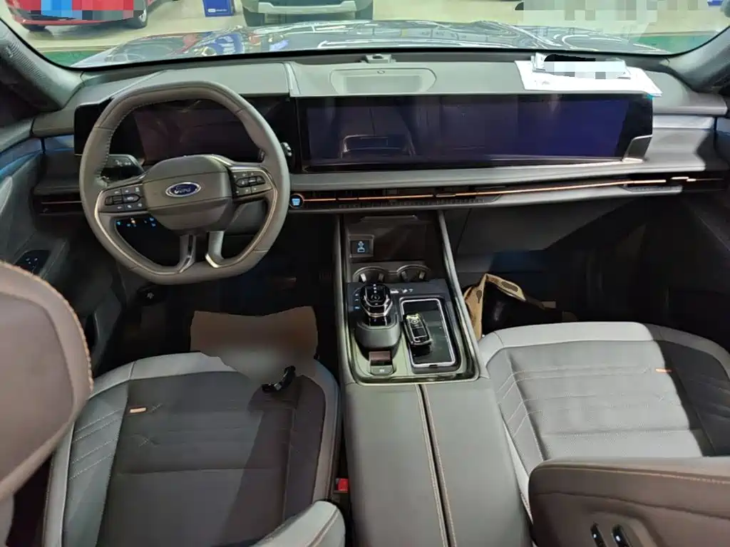 Ford Edge 2023 — фото 10