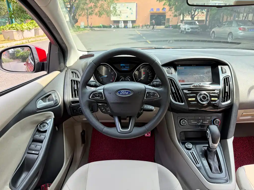 Ford Focus 2017 — фото 13