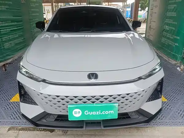 Changan UNI-V 2025