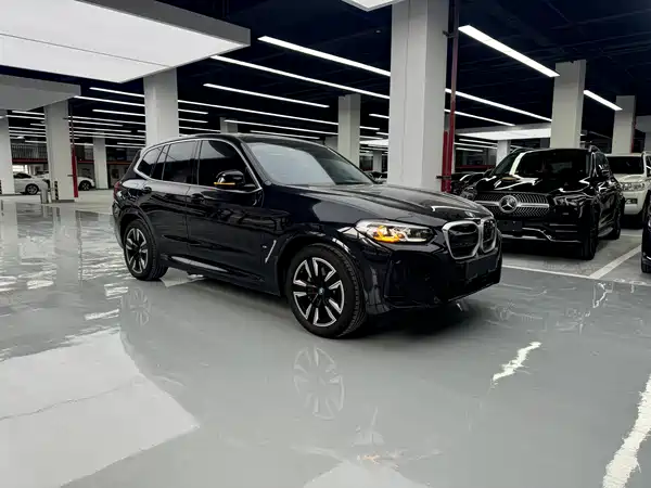 BMW iX3 2023