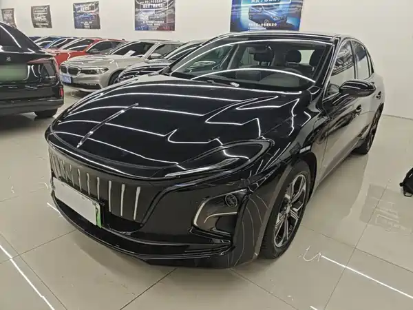 Hongqi E-QM5 2024