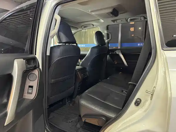Toyota Prado 2016