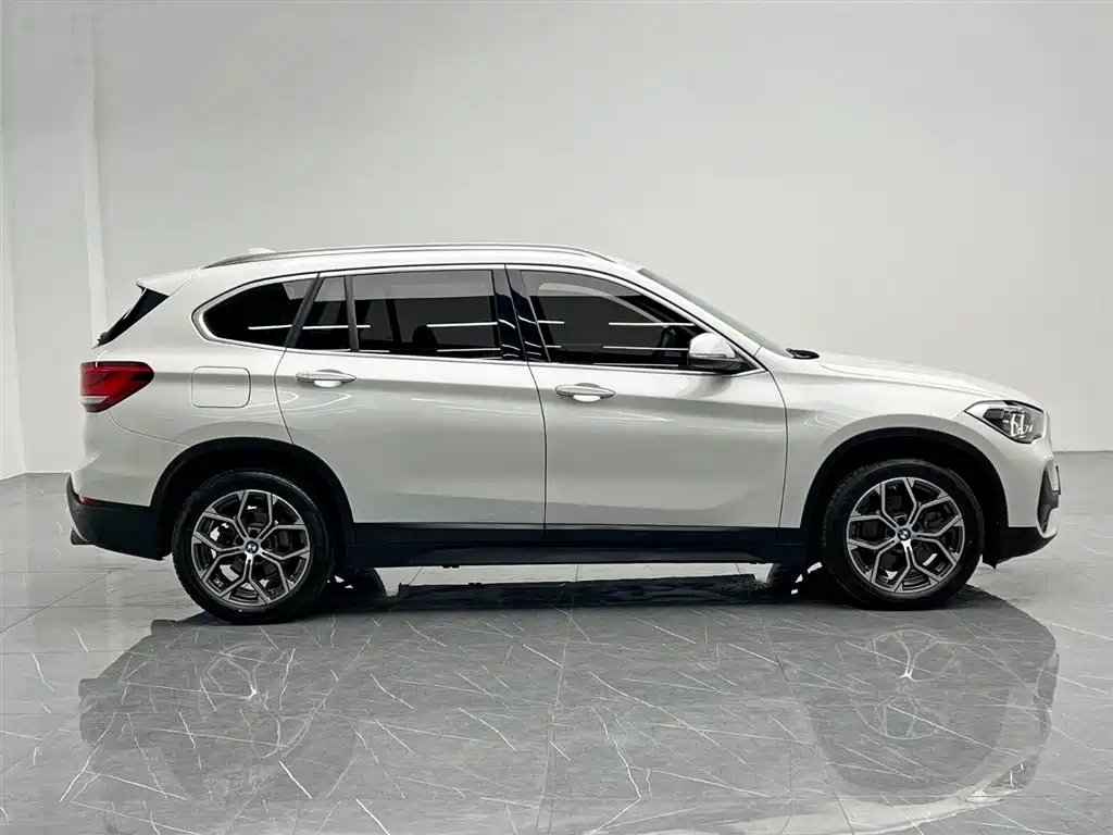 BMW X1 2022 — фото 7